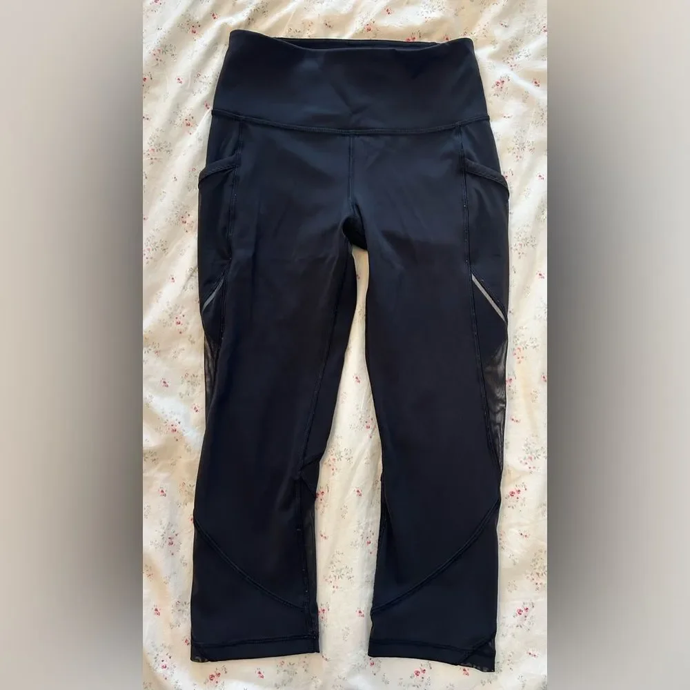 Lululemon Fast As Light Crop 19